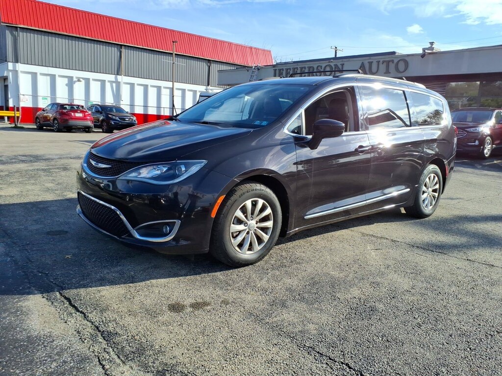 Used 2017 Chrysler Pacifica Touring-L Van