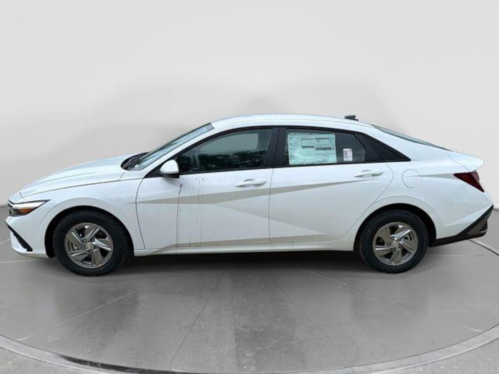 New 2026 Hyundai Elantra SE Sedan
