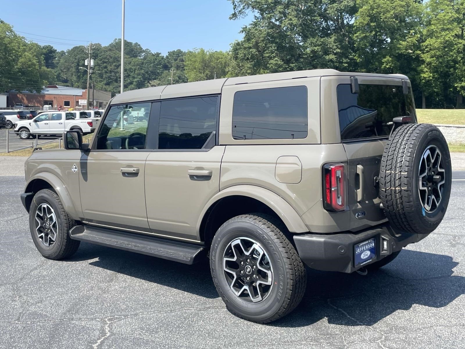 2025 Ford Bronco Outer Banks photo 3
