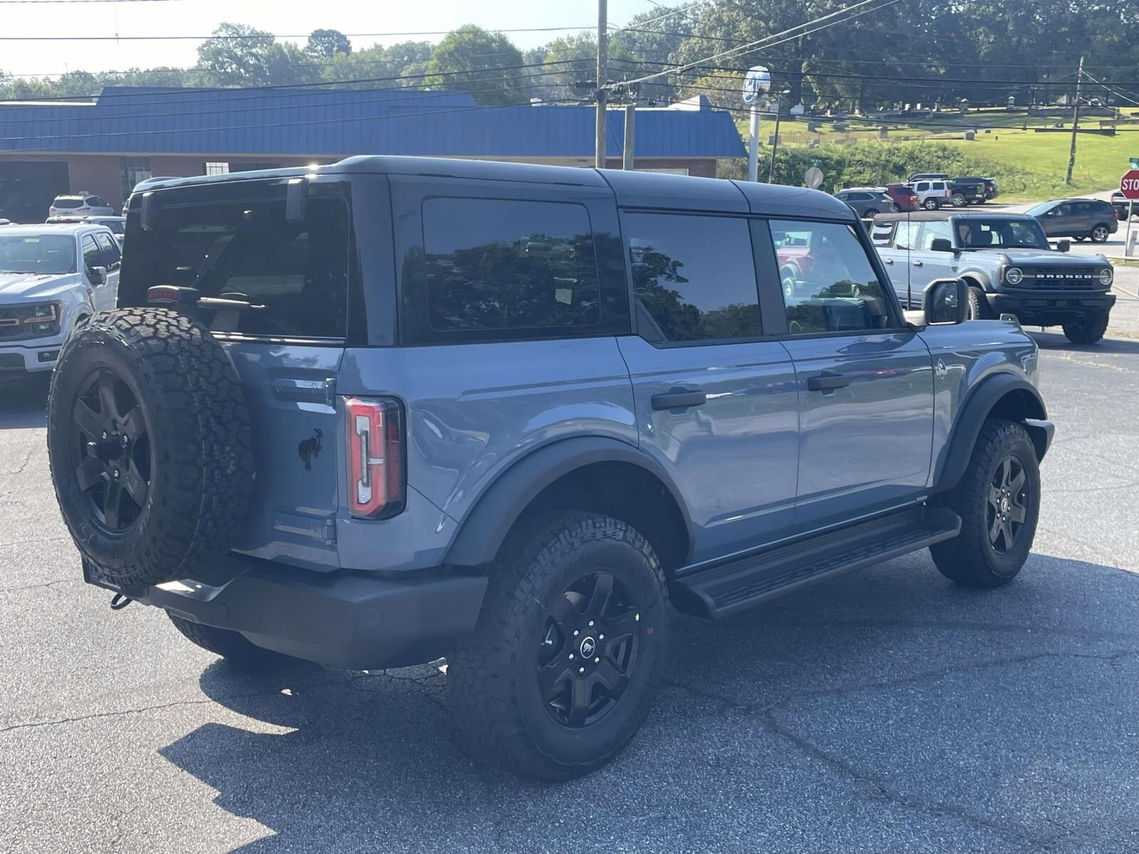 2025 Ford Bronco Outer Banks photo 3