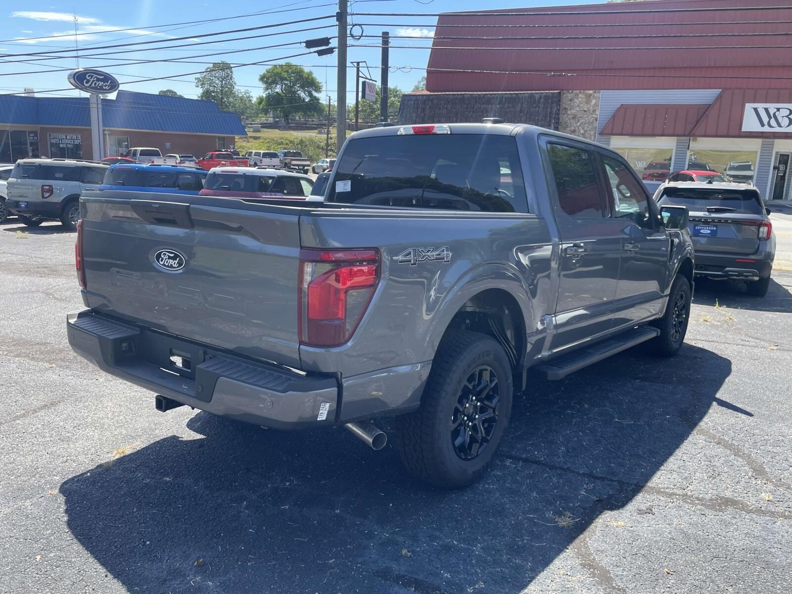 2025 Ford F-150 XLT photo 4