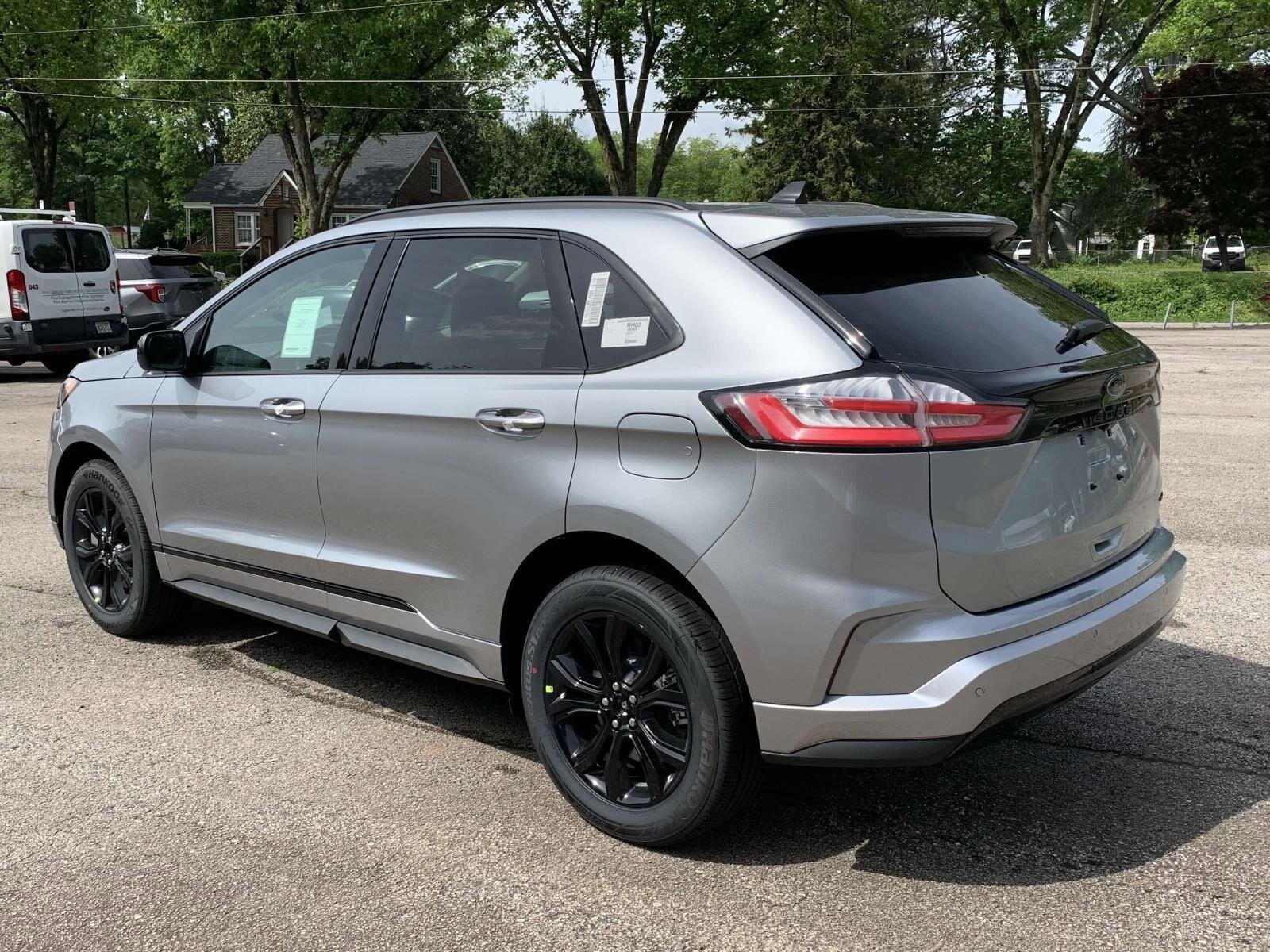 2024 Ford Edge SE photo 3