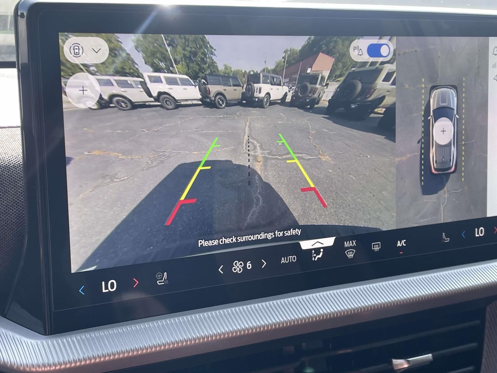 2026 Ford Explorer ST-Line - Photo 12