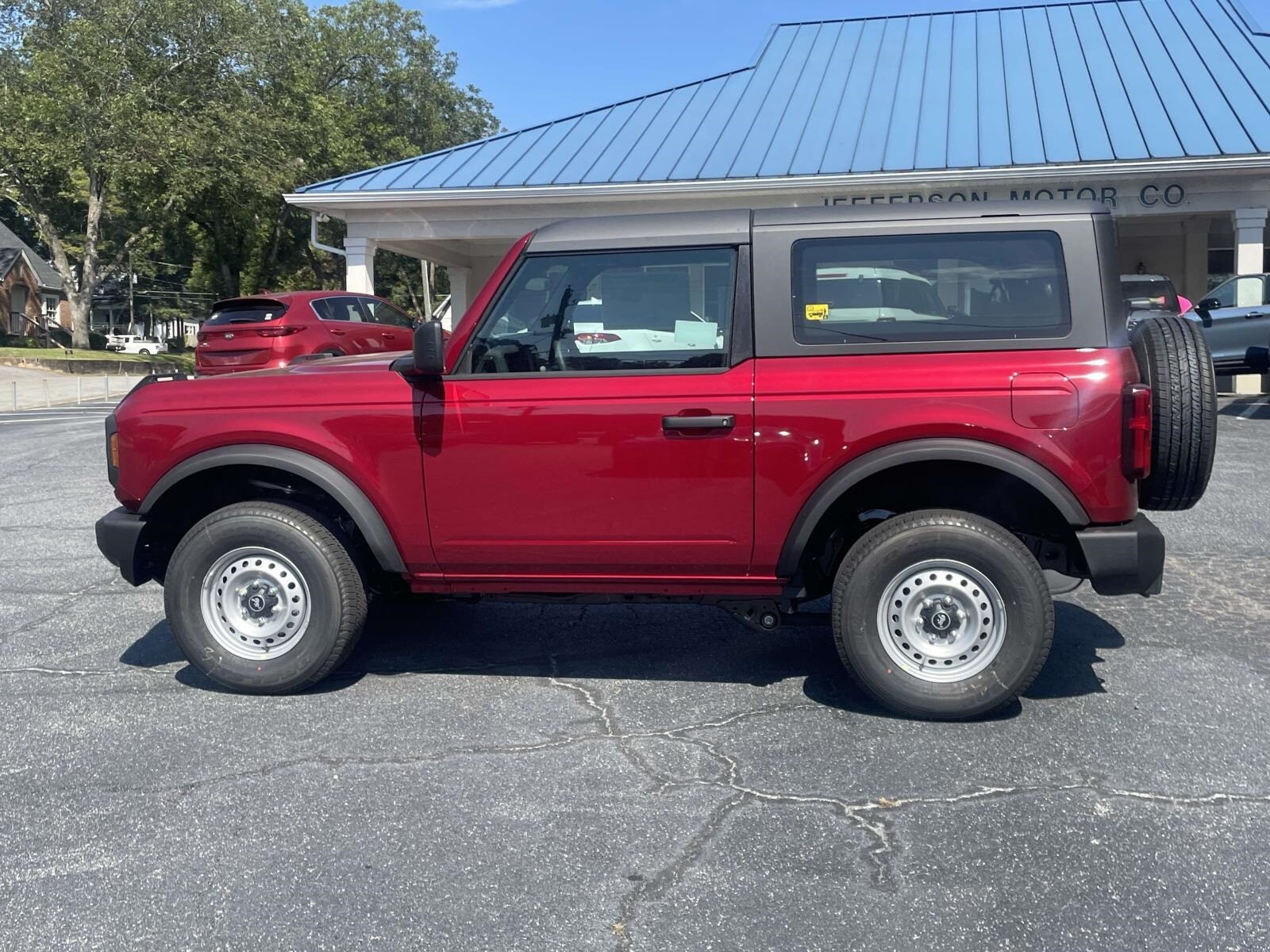 2025 Ford Bronco Base photo 2