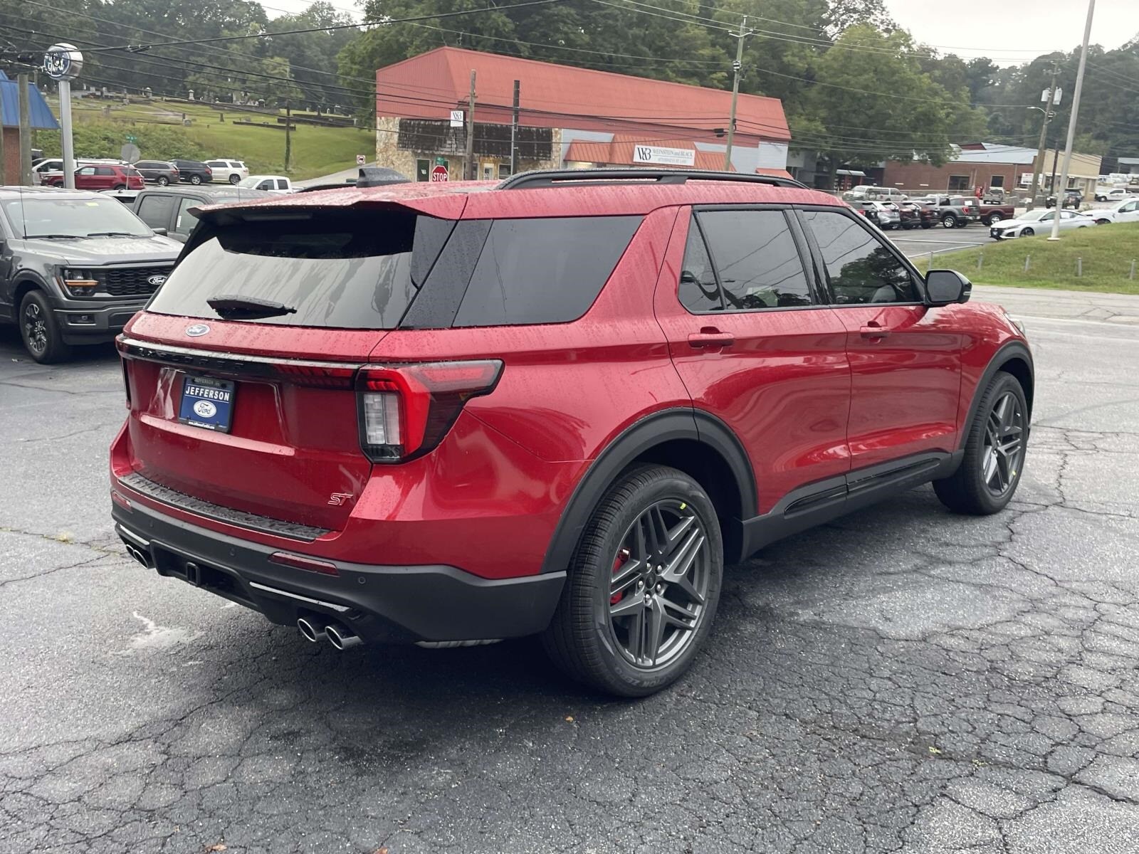 2025 Ford Explorer ST photo 3