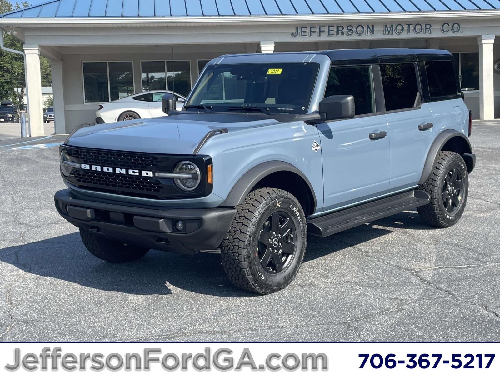 2025 Ford Bronco 4-Door Outer Banks's photo
