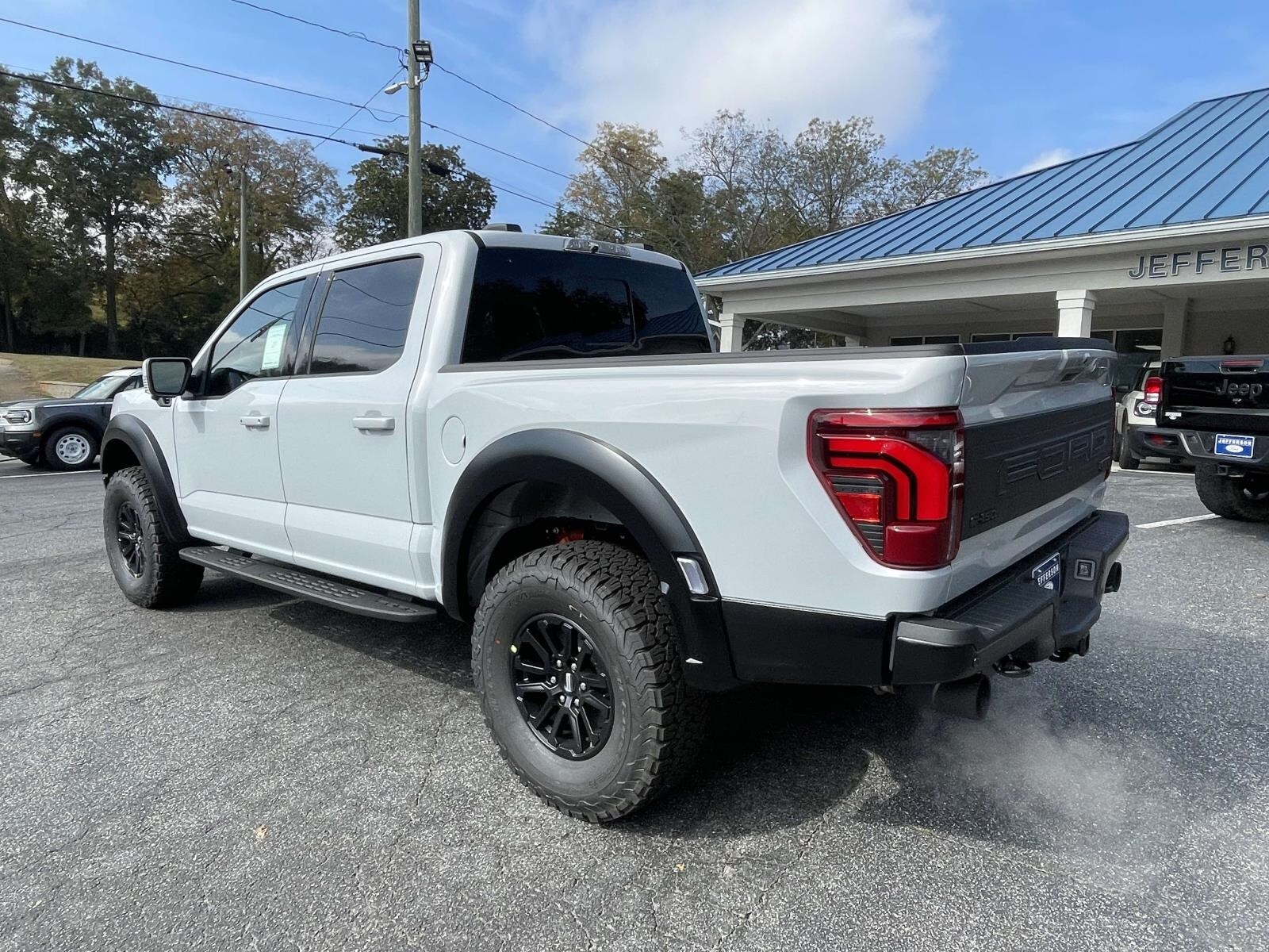 2025 Ford F-150 Raptor photo 2