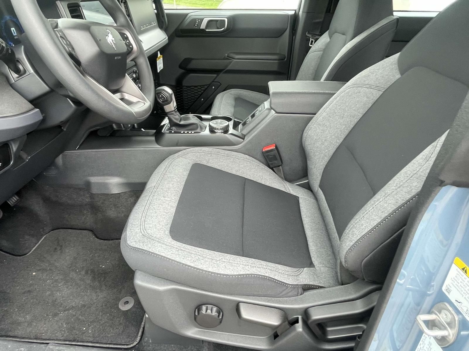 2025 Ford Bronco 4-Door Base - Photo 10