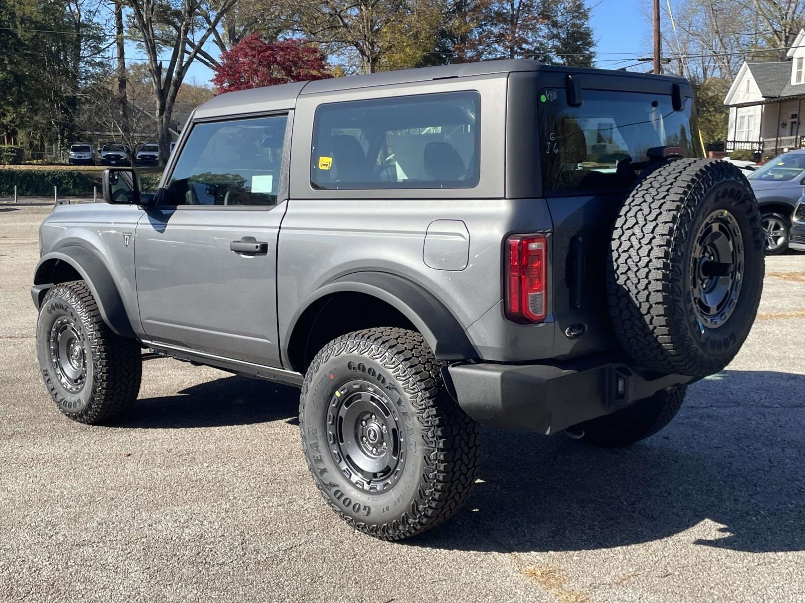 2025 Ford Bronco Base photo 3