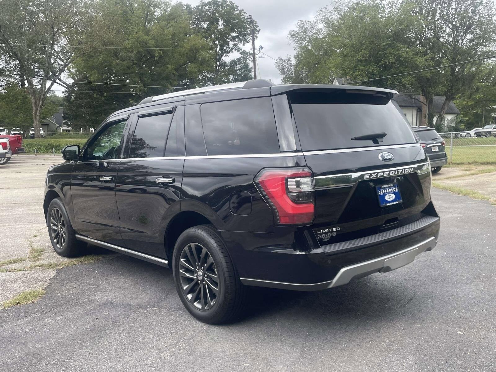 2021 Ford Expedition Limited photo 2