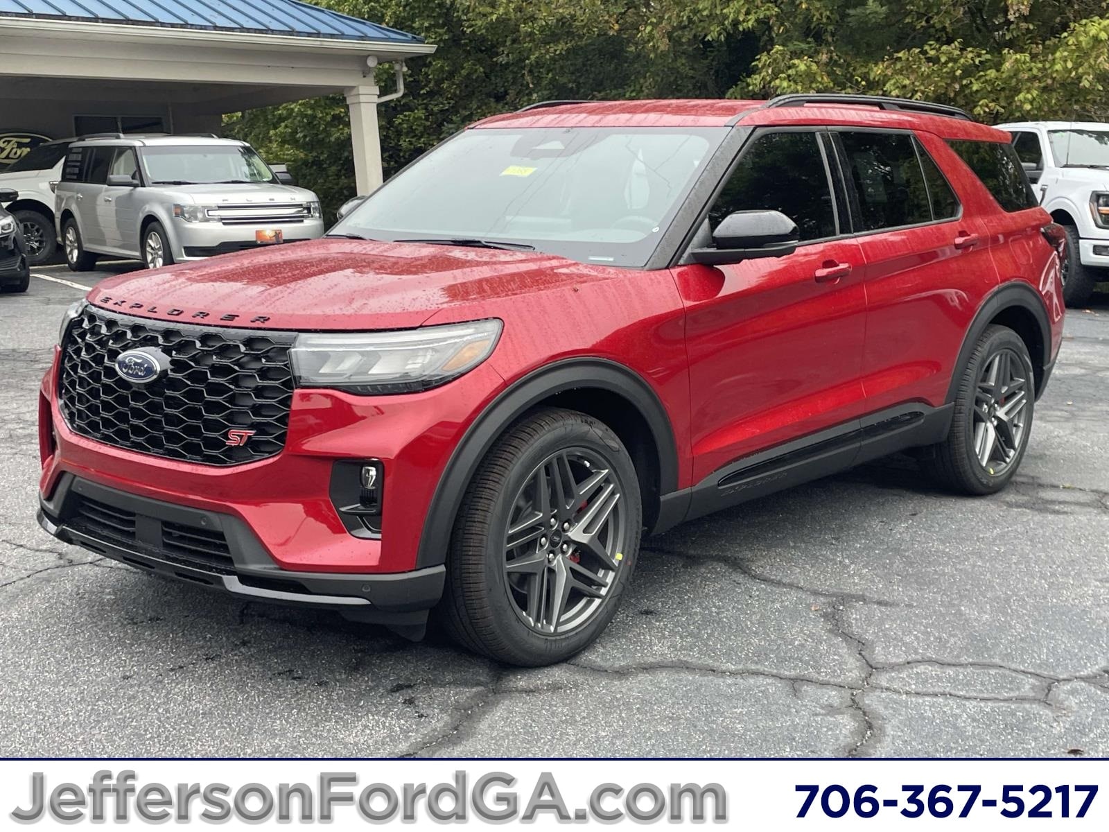 2025 Ford Explorer ST's photo