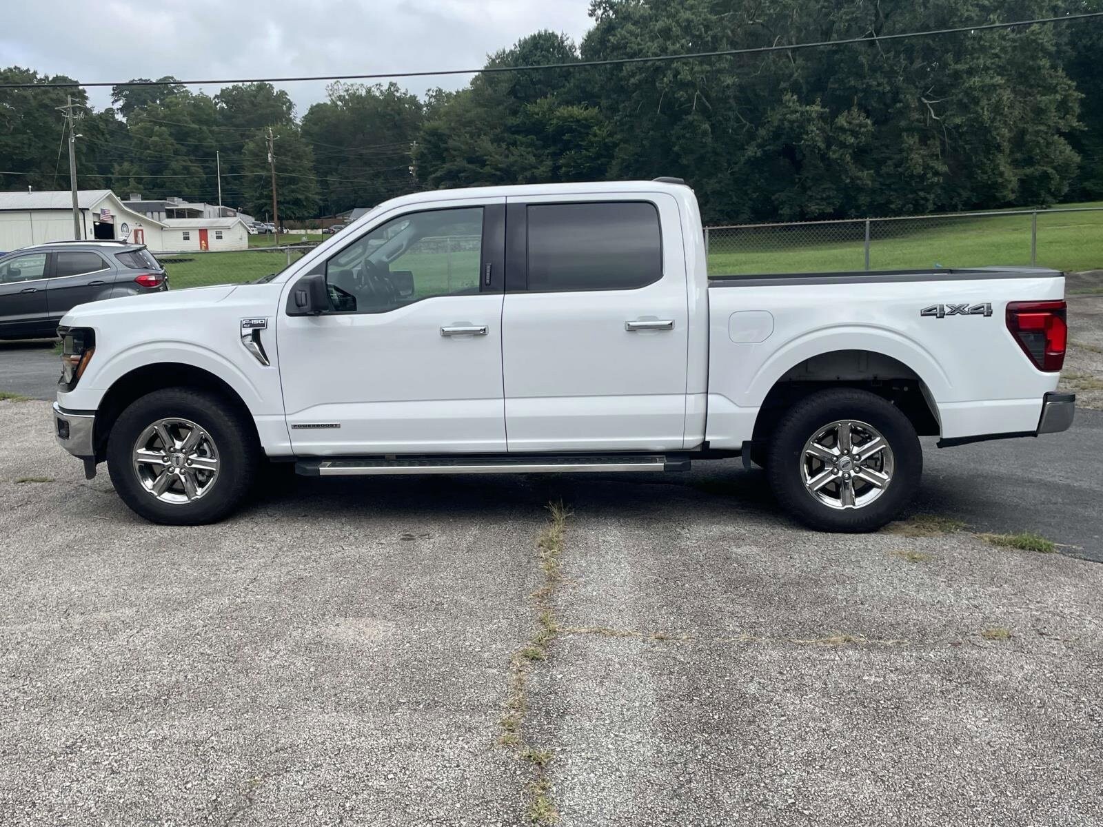 2024 Ford F-150 XLT photo 2