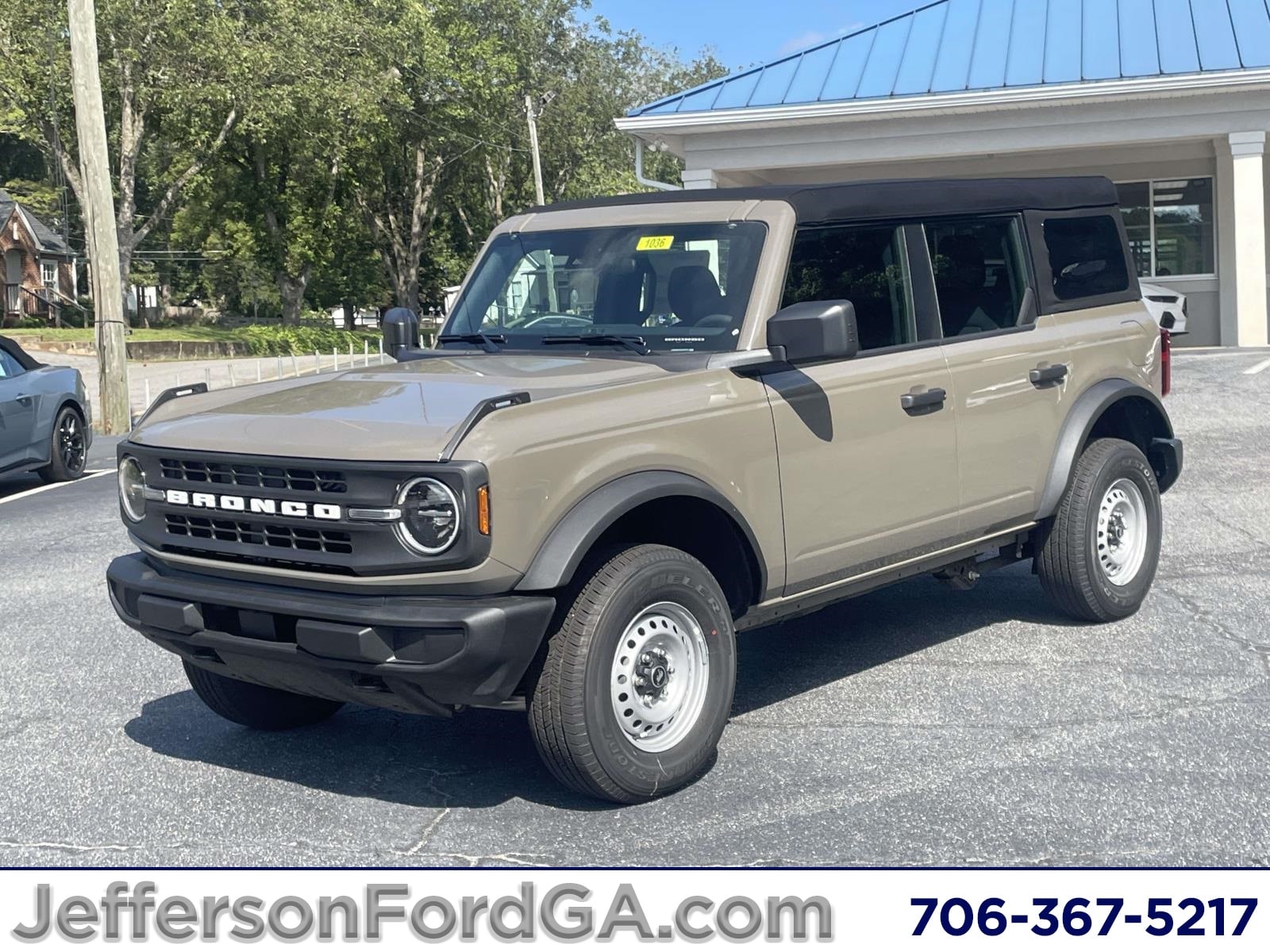 2025 Ford Bronco 4-Door Base's photo