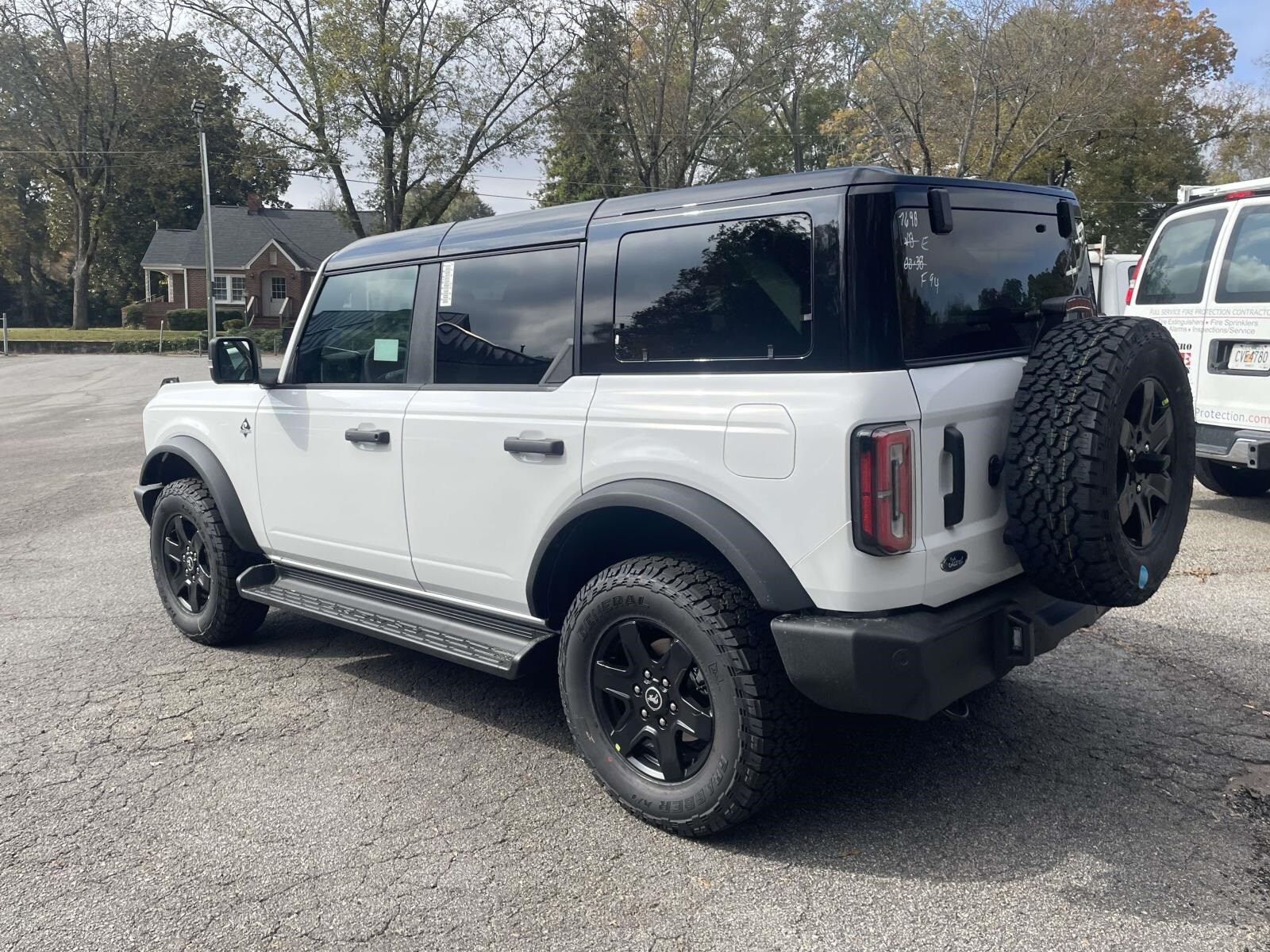 2025 Ford Bronco Outer Banks photo 3