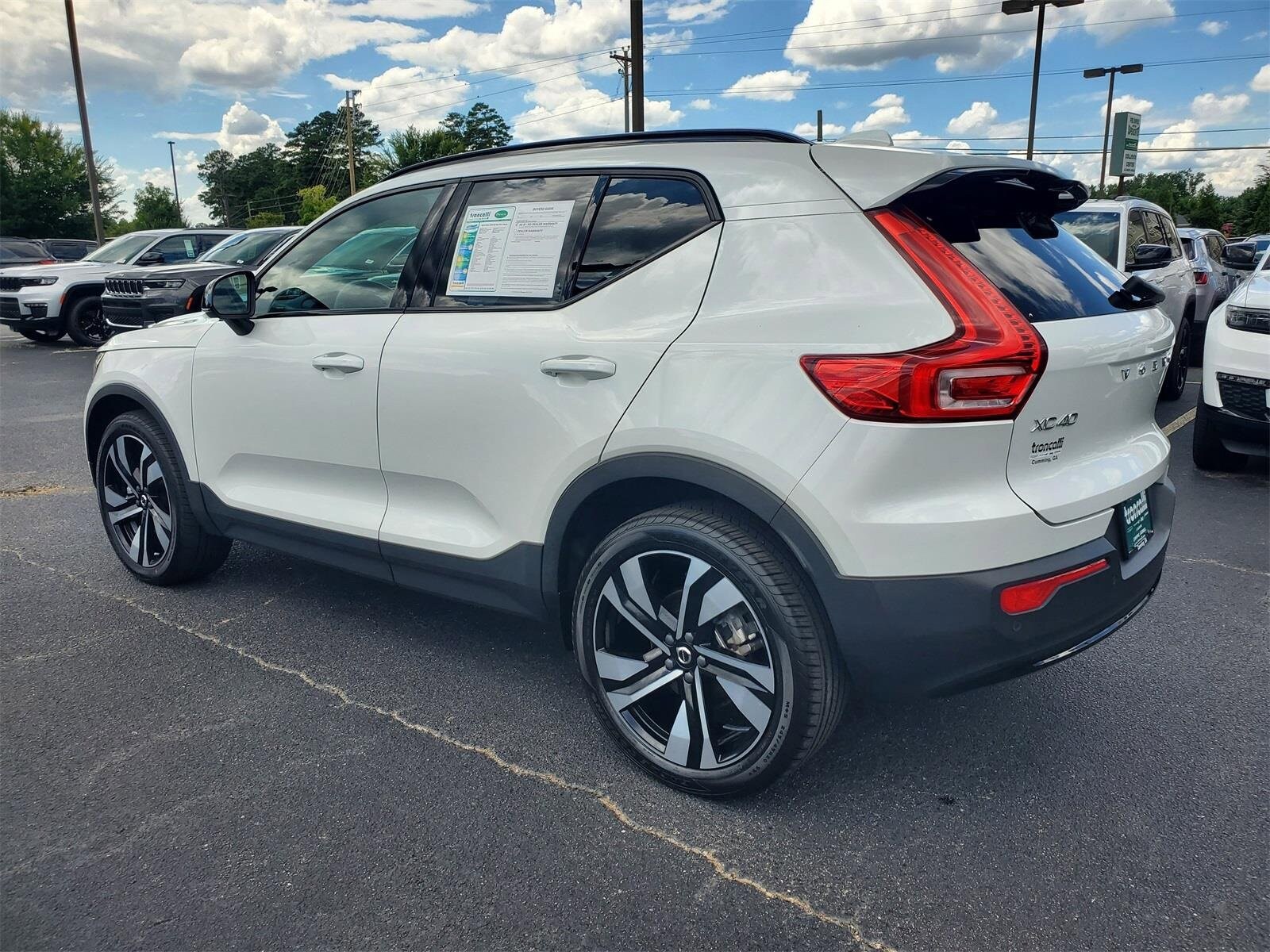 2023 Volvo XC40 Plus photo 4