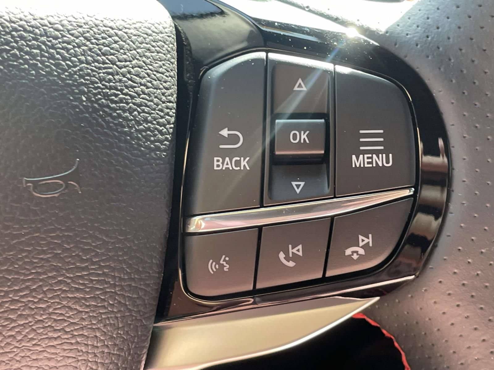 2026 Ford Explorer ST-Line - Photo 16