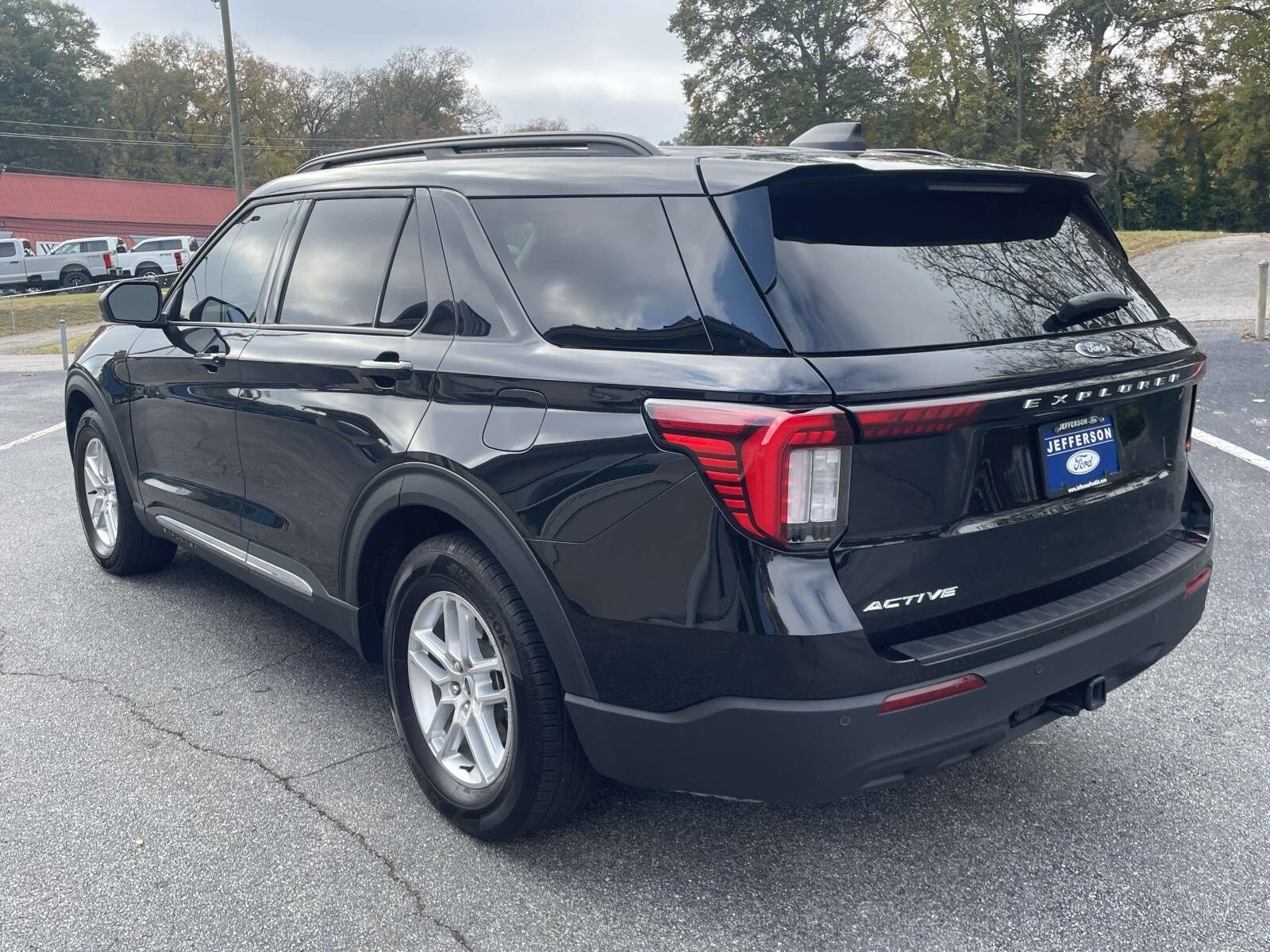 2025 Ford Explorer photo 2