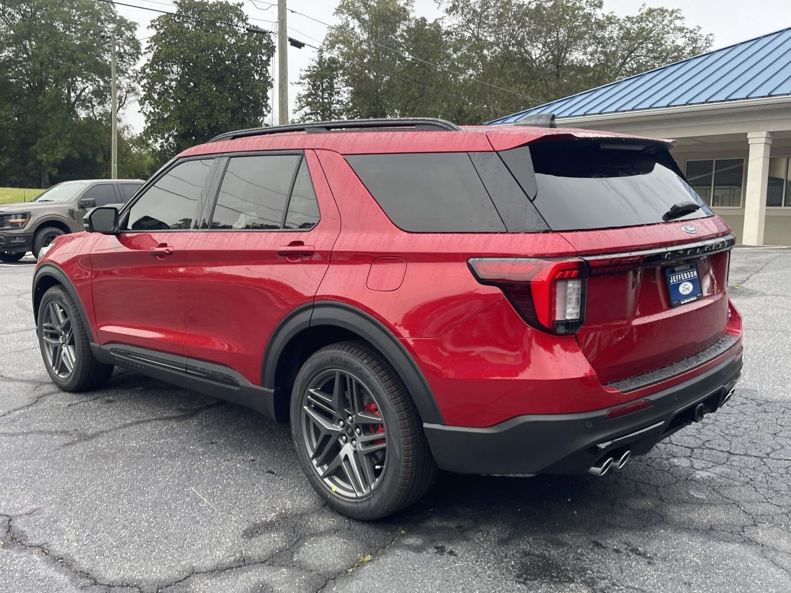 2025 Ford Explorer ST photo 2