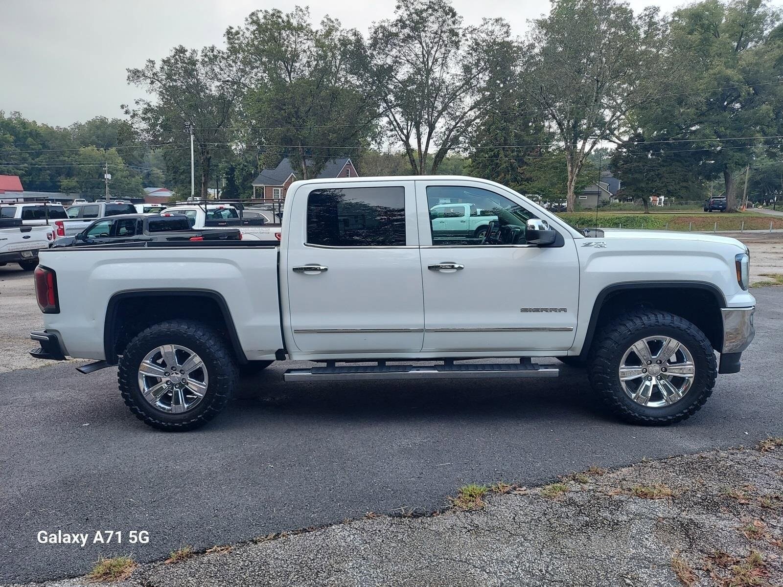 2017 Gmc Sierra 1500 SLT photo 2