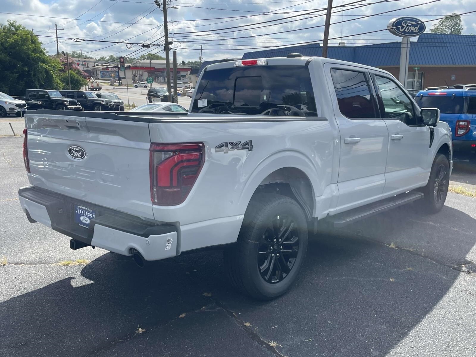 2025 Ford F-150 Lariat photo 3