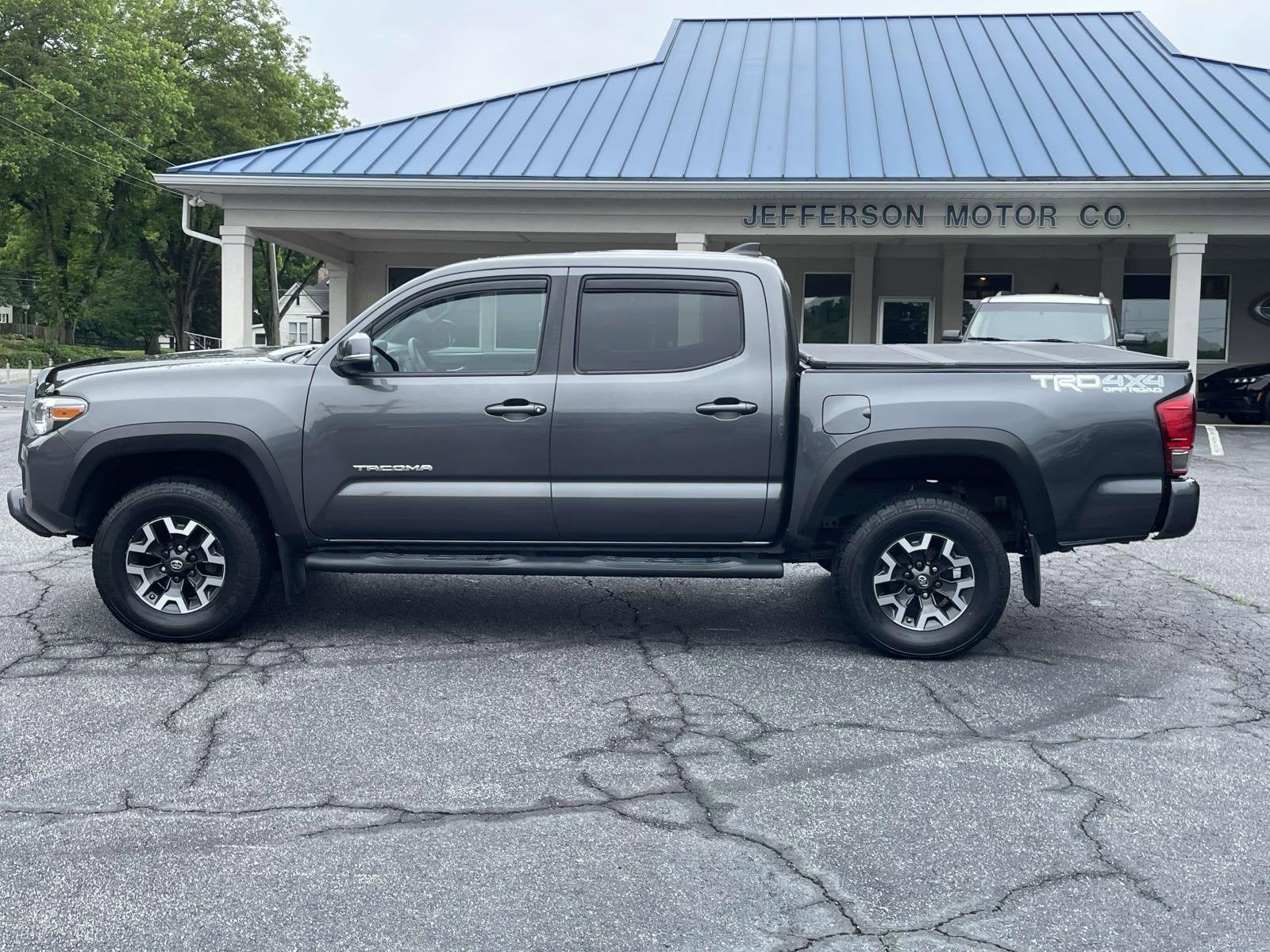 Used 2017 Toyota Tacoma TRD Off Road with VIN 3TMCZ5AN9HM060992 for sale in Jefferson, GA
