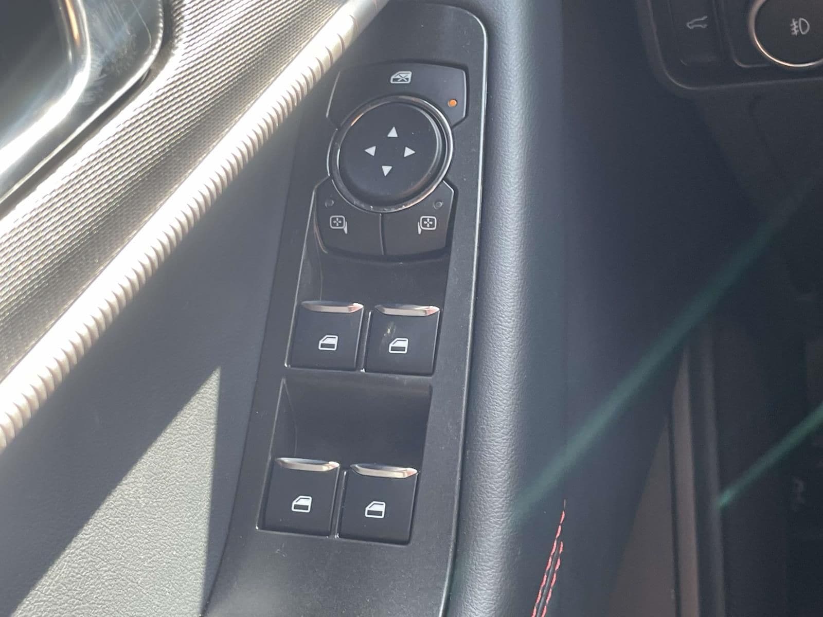 2026 Ford Explorer ST-Line - Photo 19
