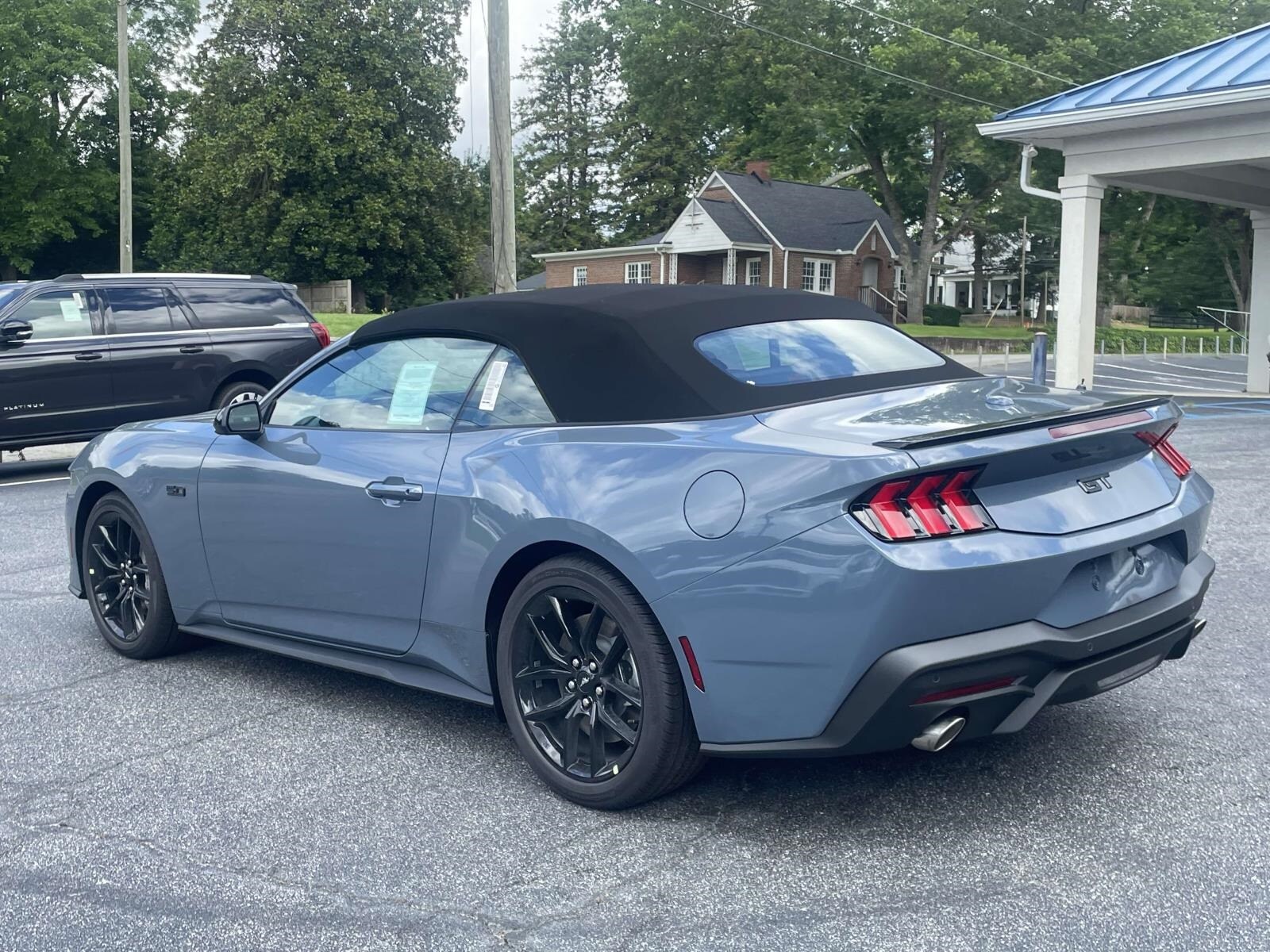 2025 Ford Mustang GT Premium Convertible photo 3