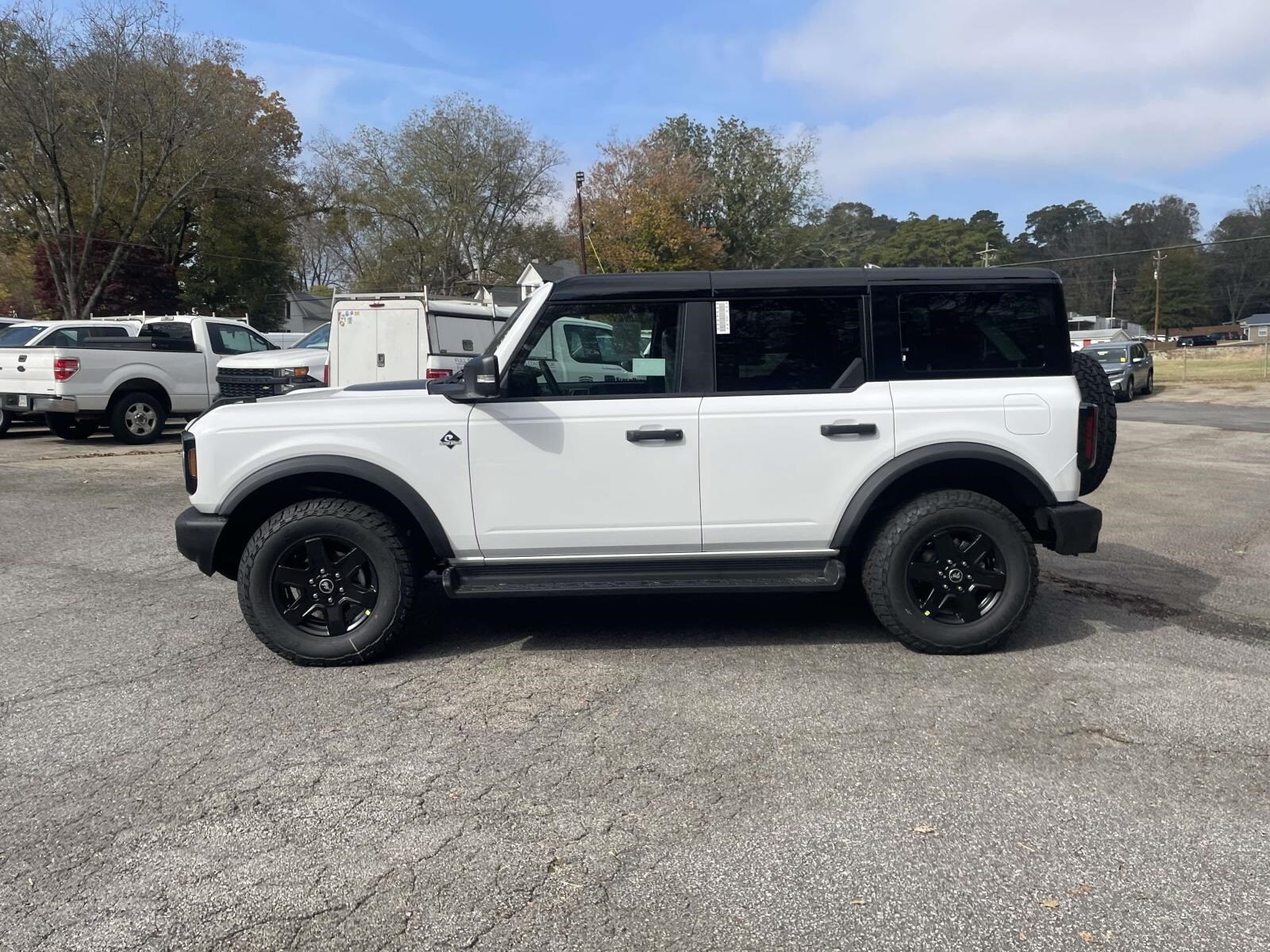 2025 Ford Bronco Outer Banks photo 2