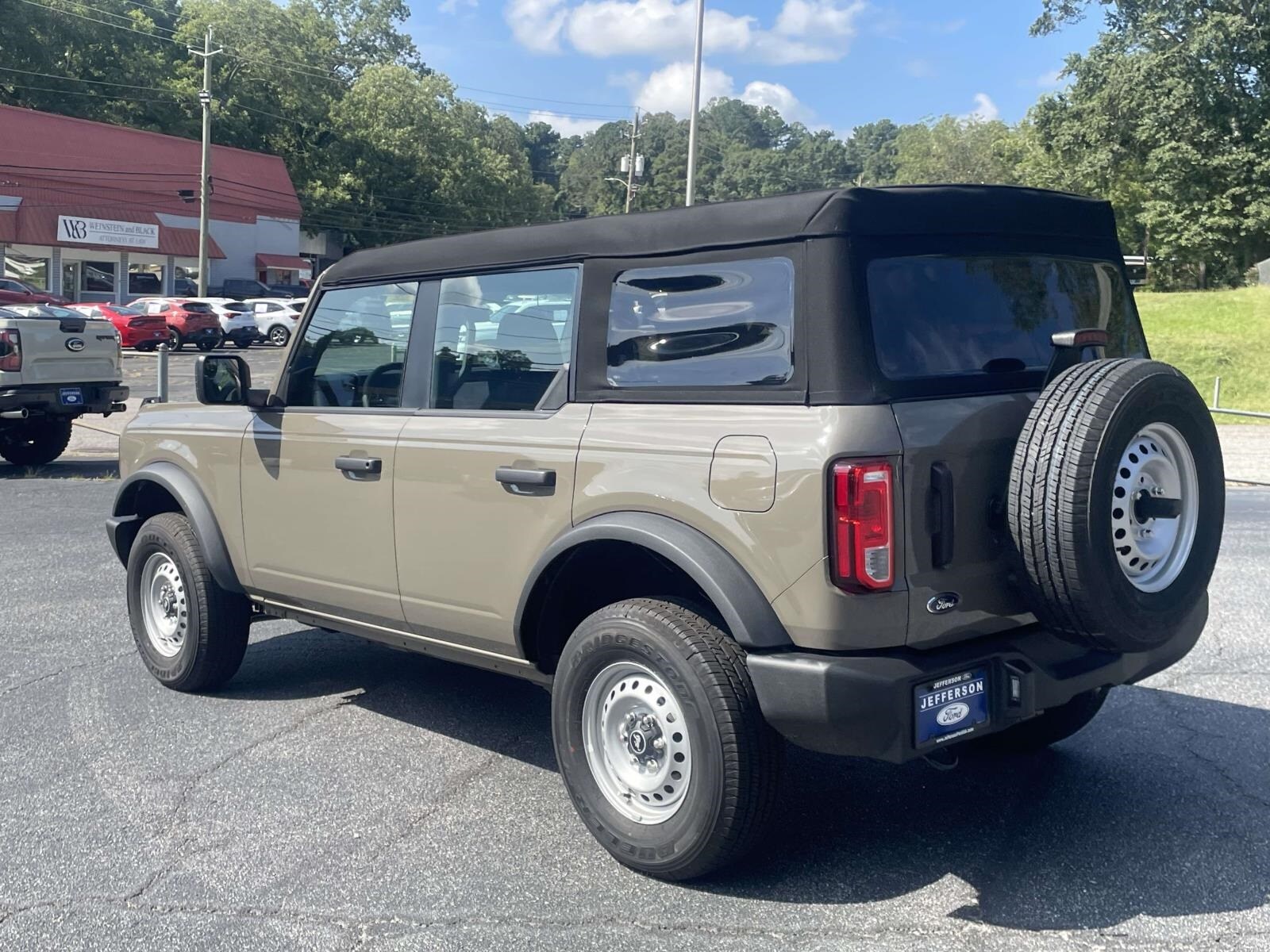 2025 Ford Bronco Base photo 3