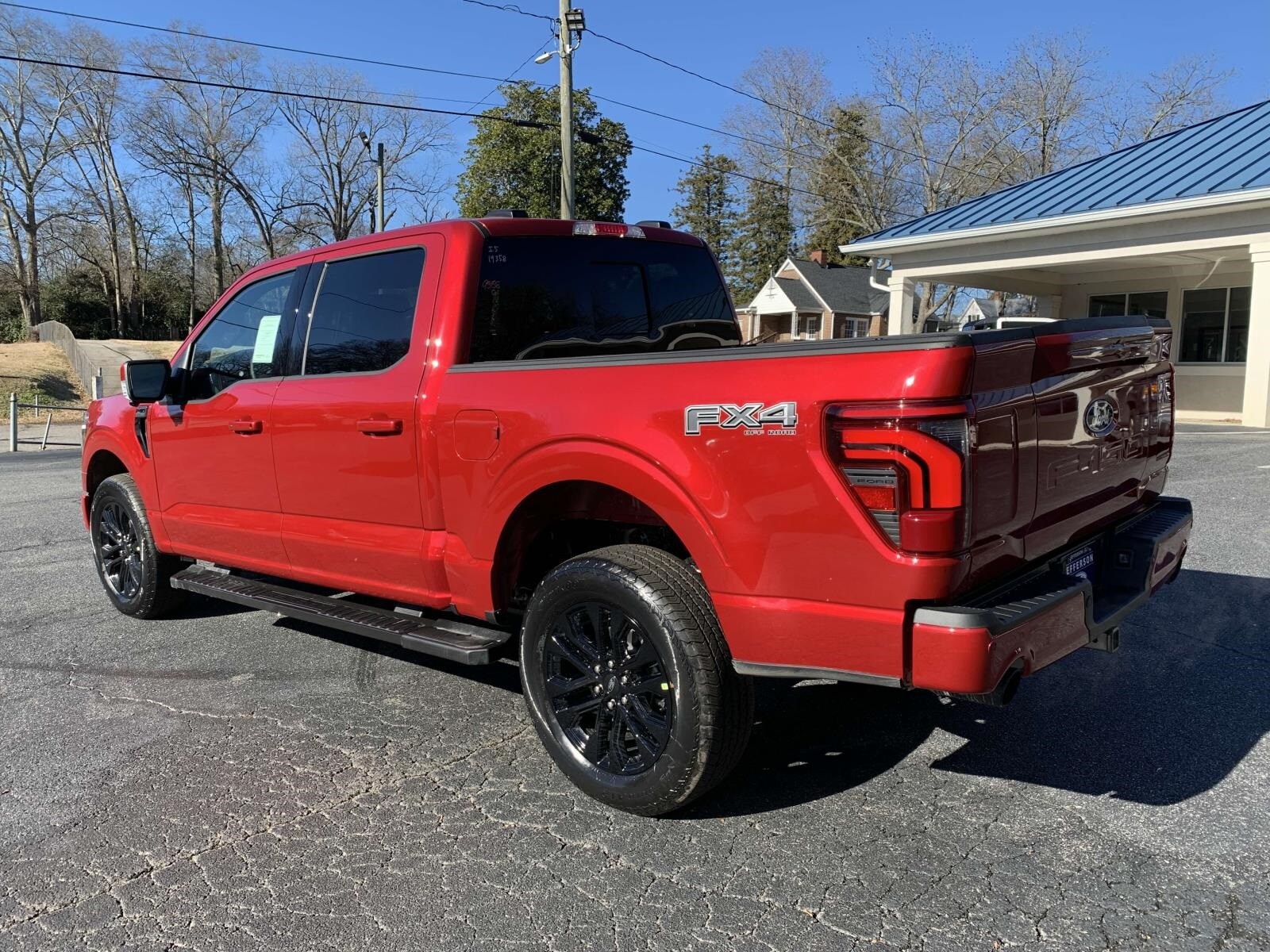2025 Ford F-150 Lariat photo 3