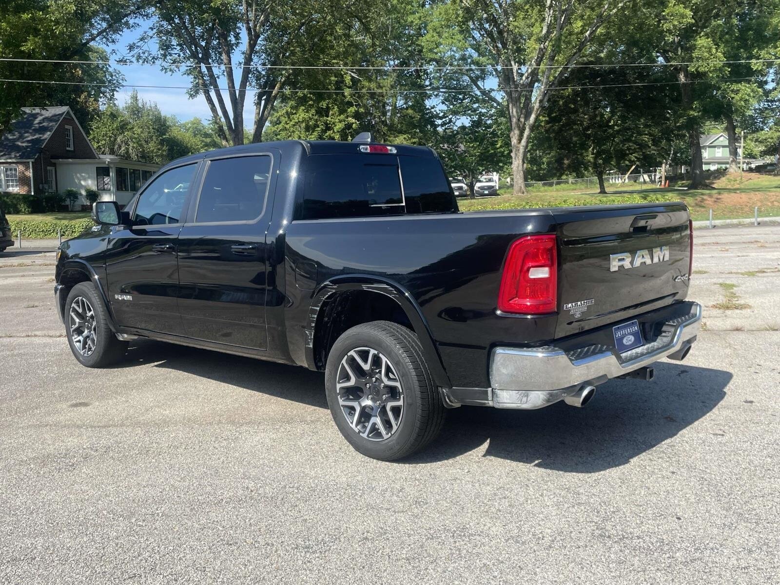 2025 Ram 1500 Laramie photo 4