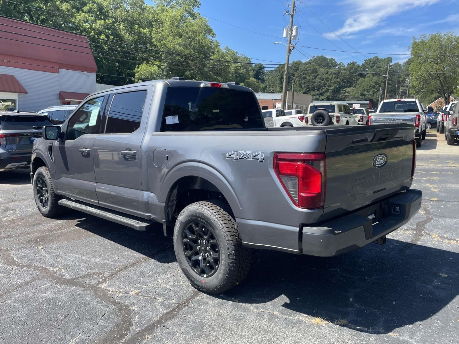 2025 Ford F-150 XLT photo 3
