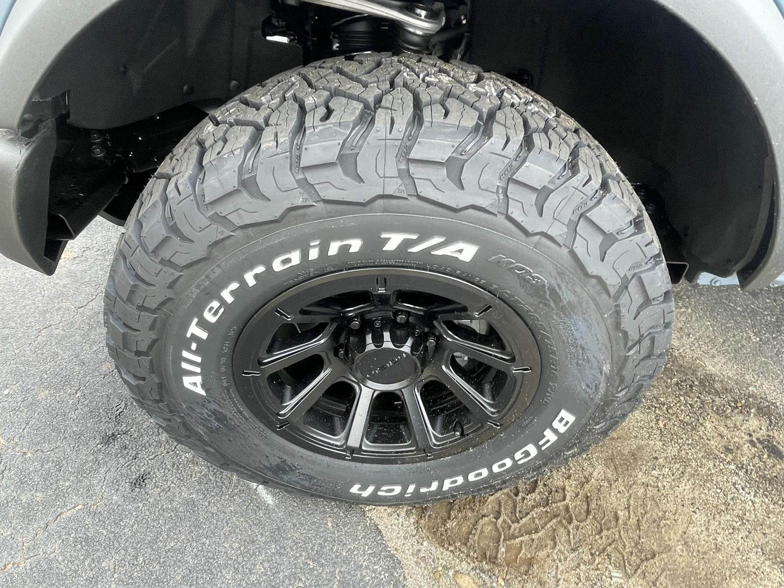 2025 Ford Bronco 4-Door Base - Photo 7