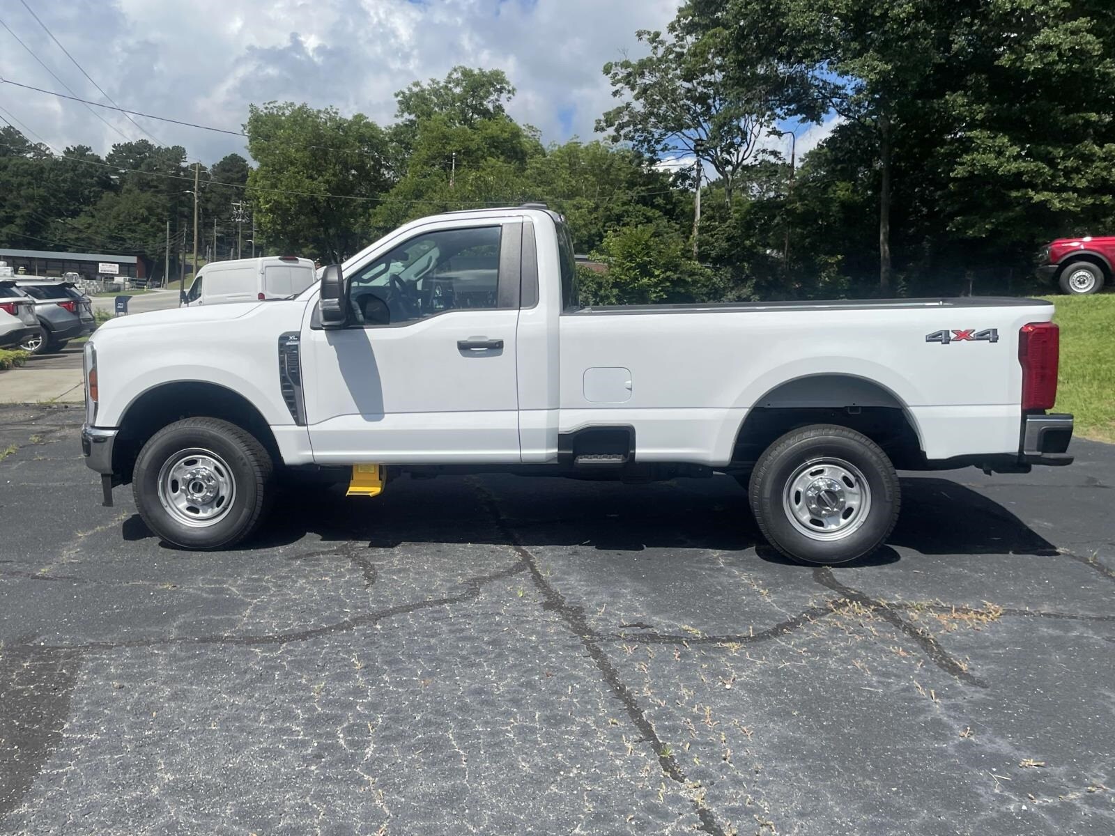 2025 Ford F-250 photo 2