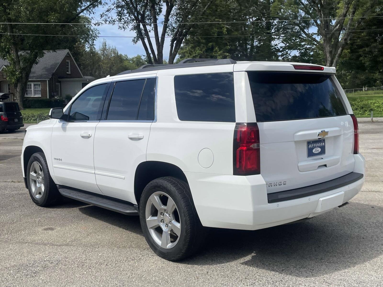2019 Chevrolet Tahoe LS photo 3