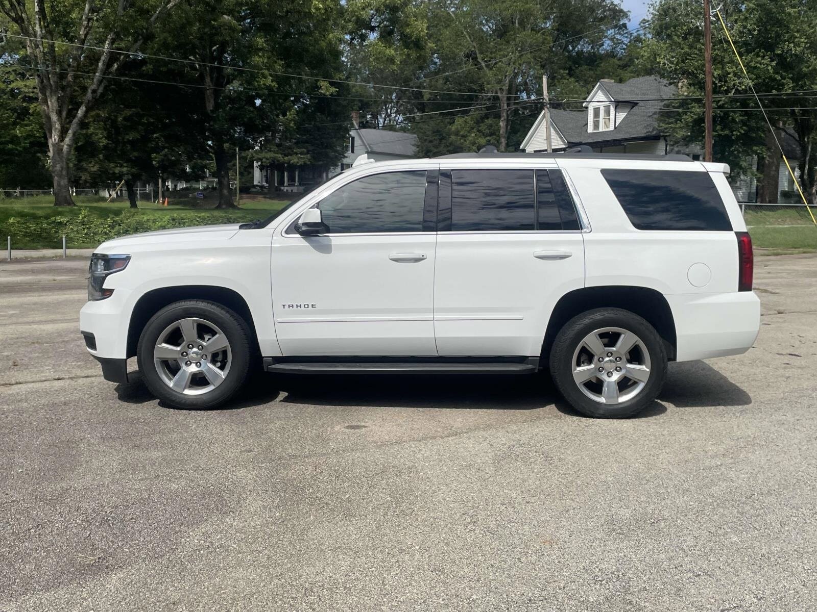 2019 Chevrolet Tahoe LS photo 2