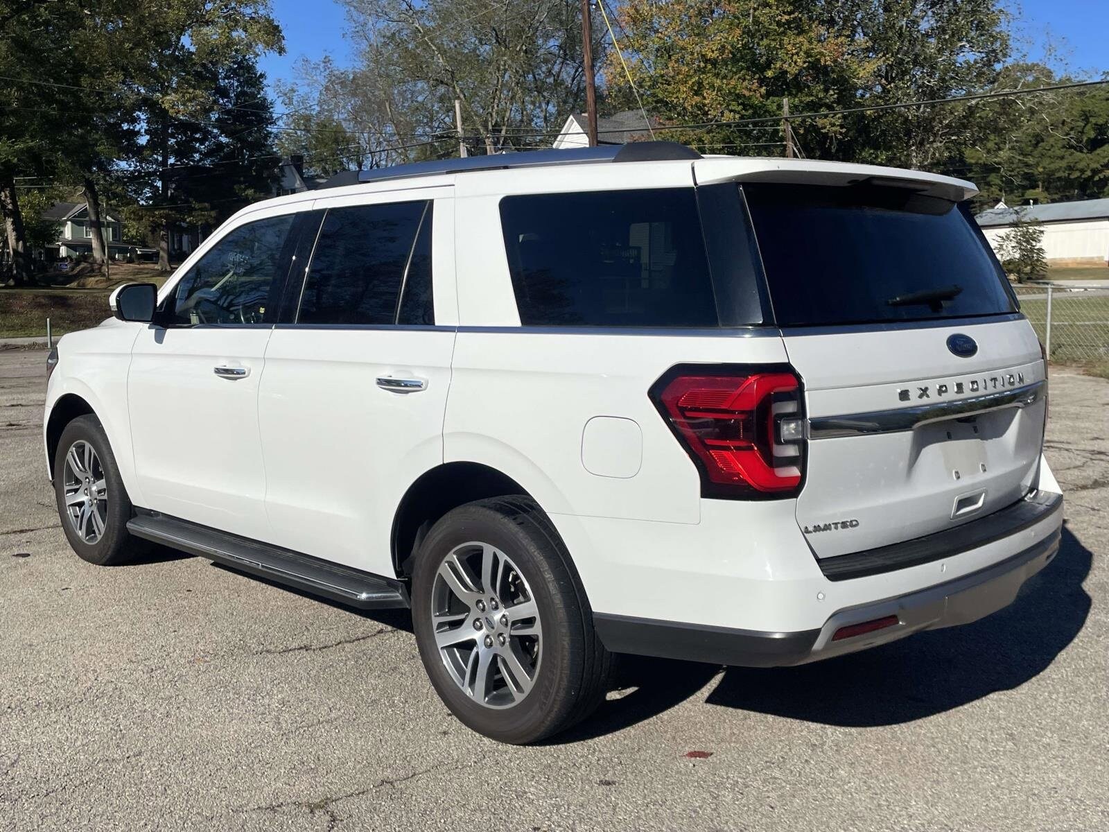 2023 Ford Expedition Limited photo 2