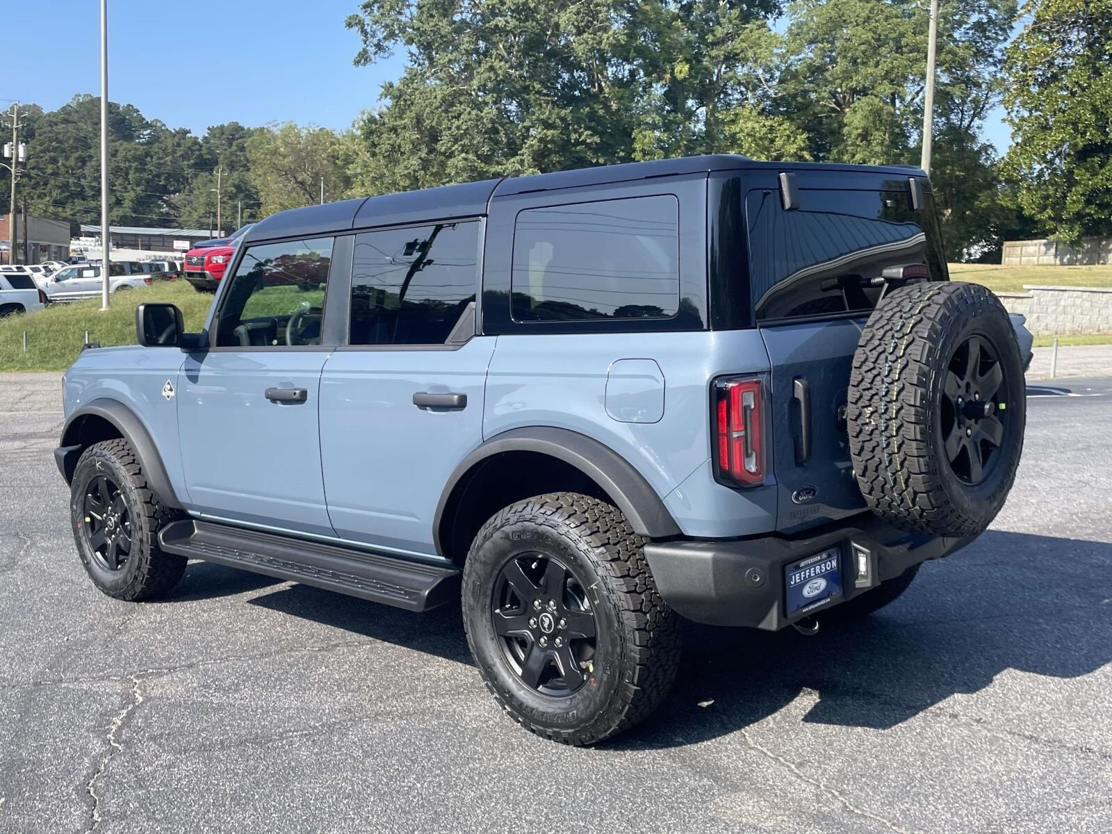 2025 Ford Bronco Outer Banks photo 2