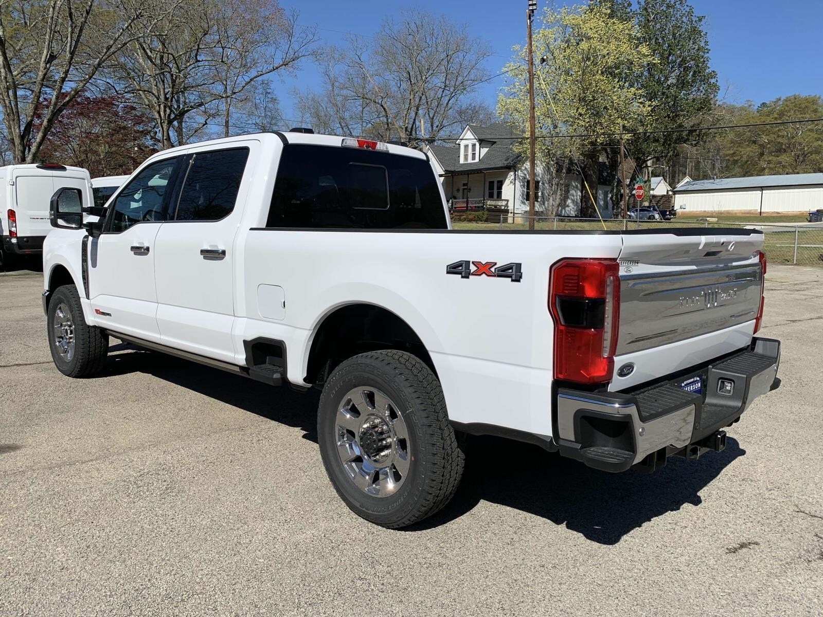 2025 Ford F-250 photo 3