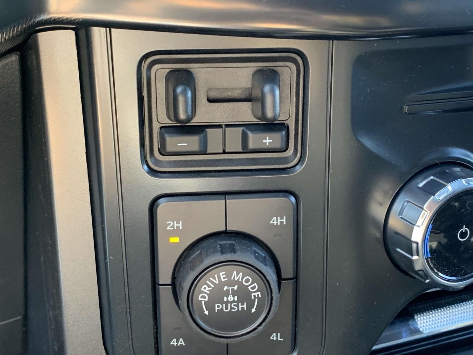 2025 Ford F-150 Lariat - Photo 13