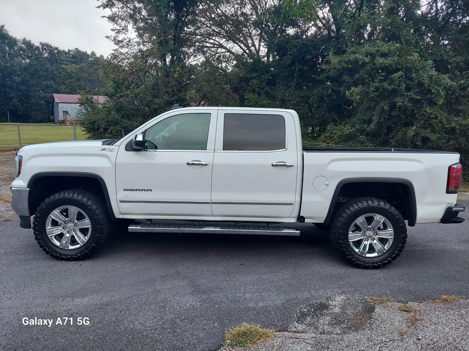 2017 Gmc Sierra 1500 SLT photo 4