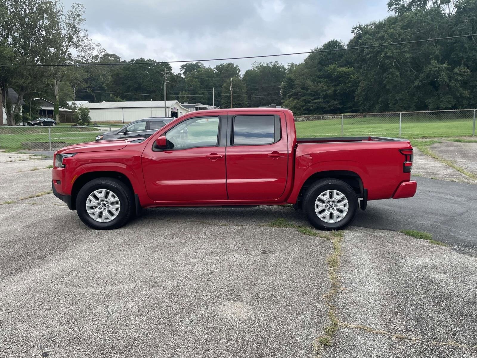 2022 Nissan Frontier SV photo 2