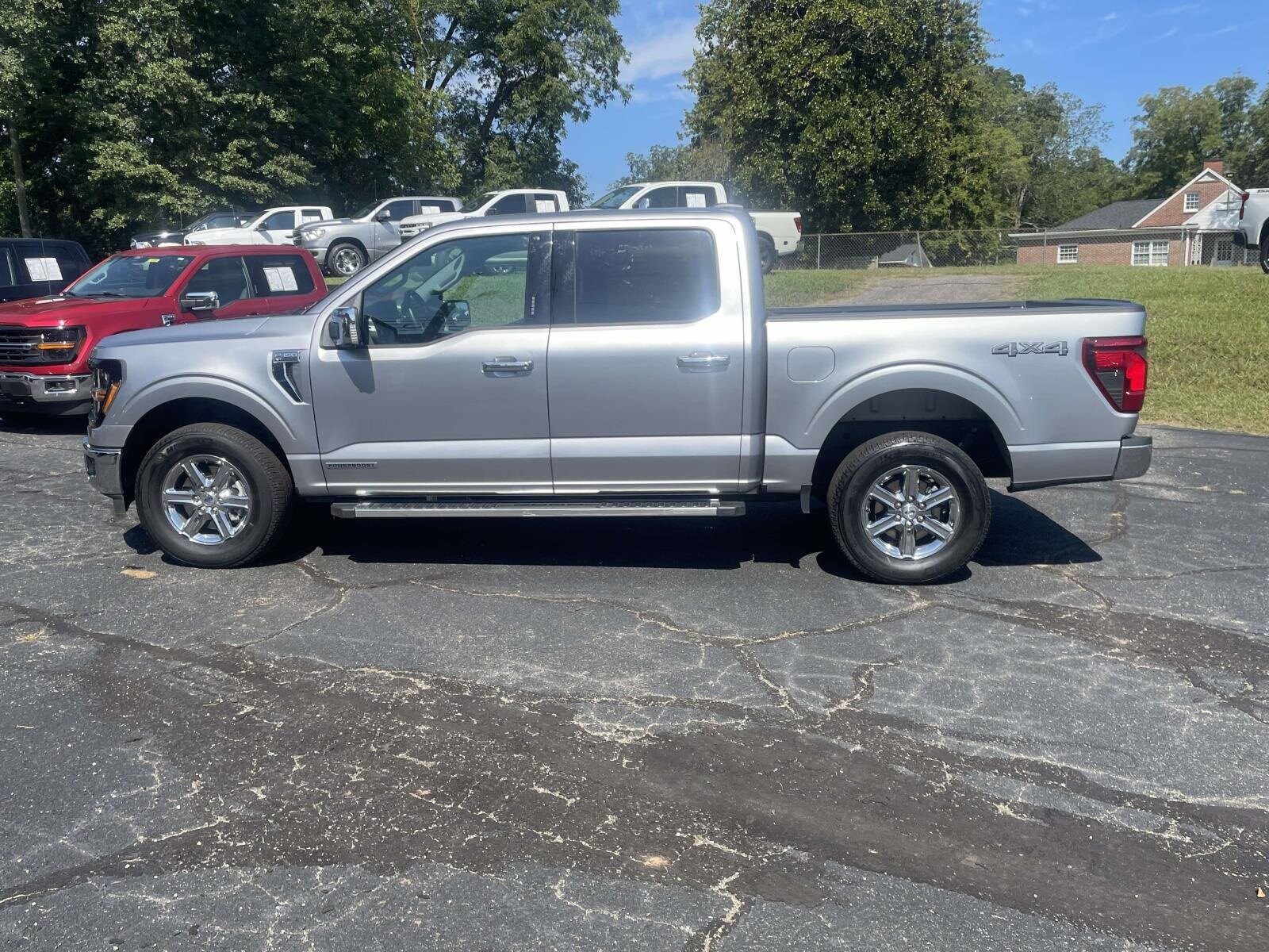 2024 Ford F-150 XLT photo 2