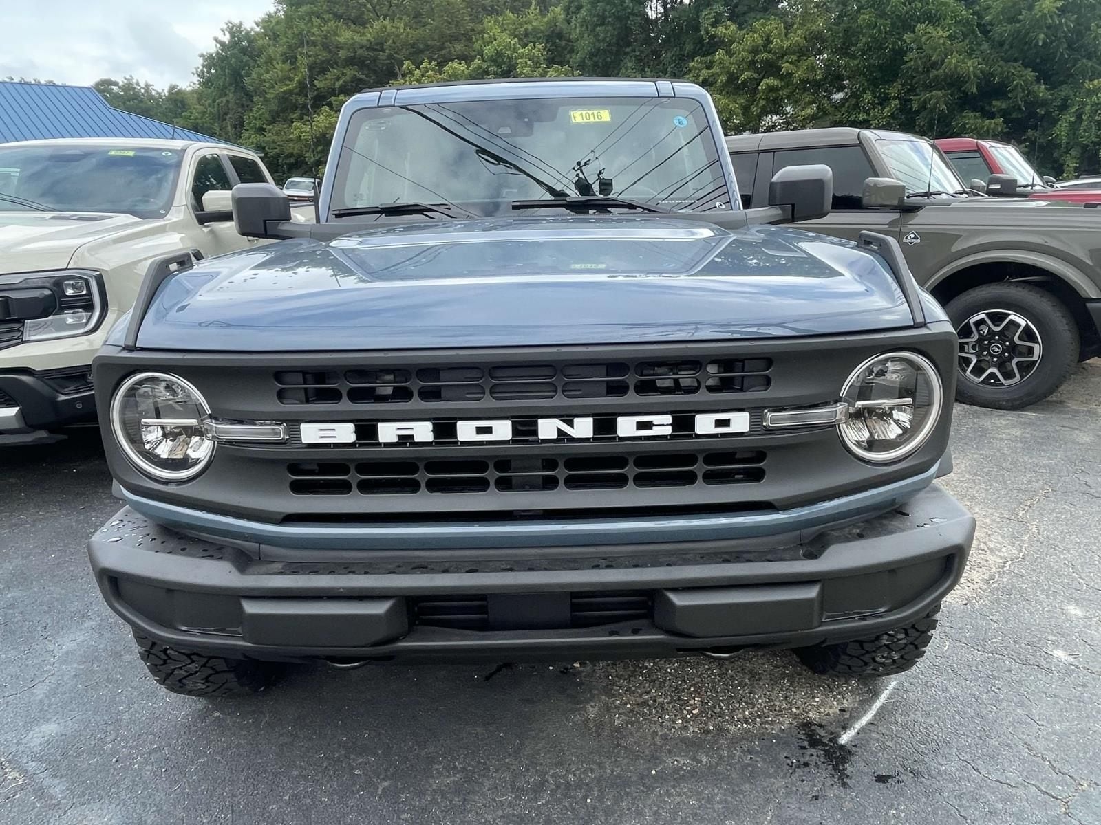 2025 Ford Bronco 4-Door Base - Photo 6