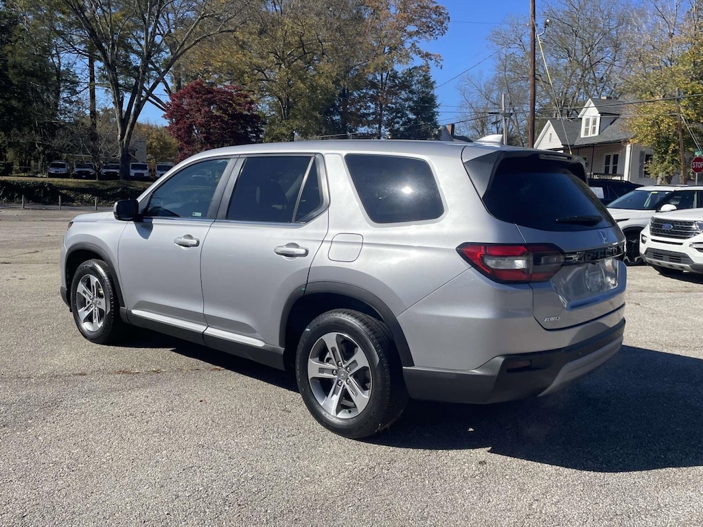 Used 2023 Honda Pilot EX-L 8 Passenger SUV