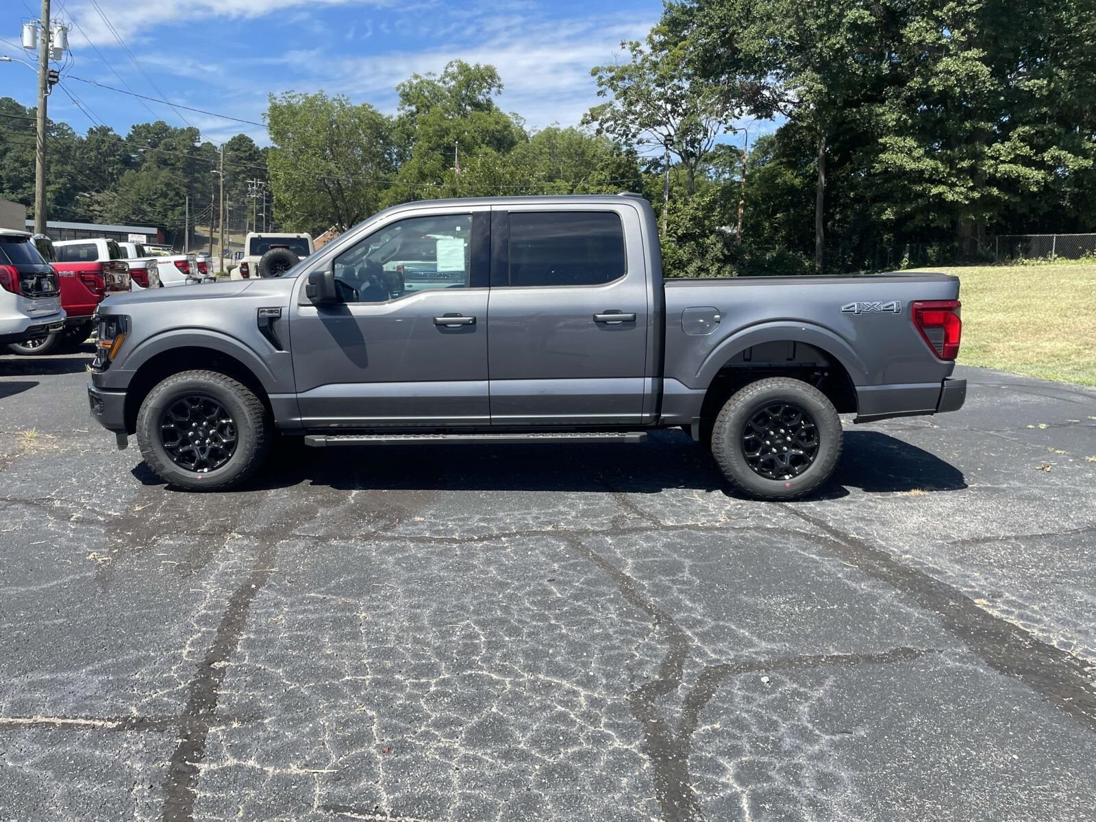 2025 Ford F-150 XLT photo 2