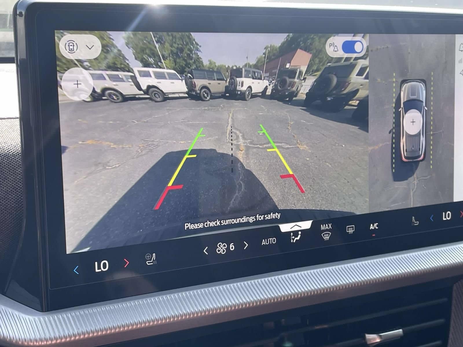 2026 Ford Explorer ST-Line - Photo 12