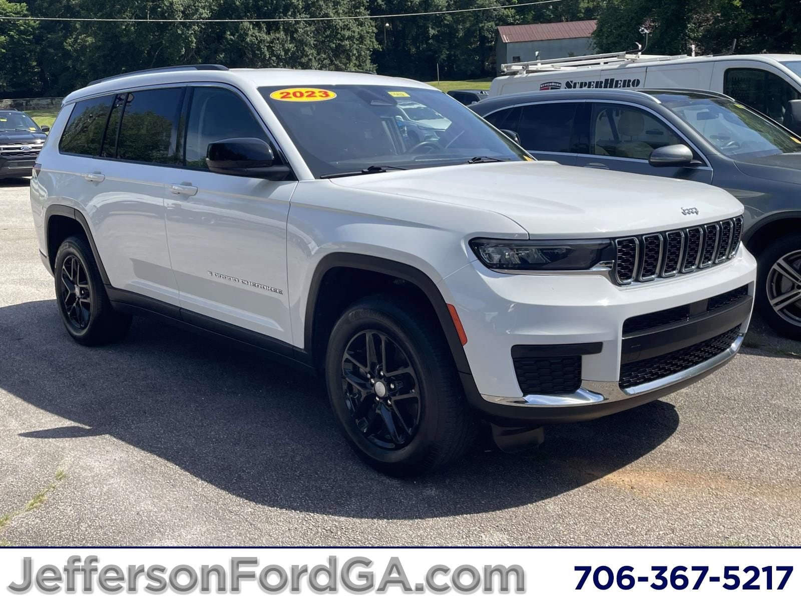 2023 Jeep Grand Cherokee L Laredo 4x4's photo