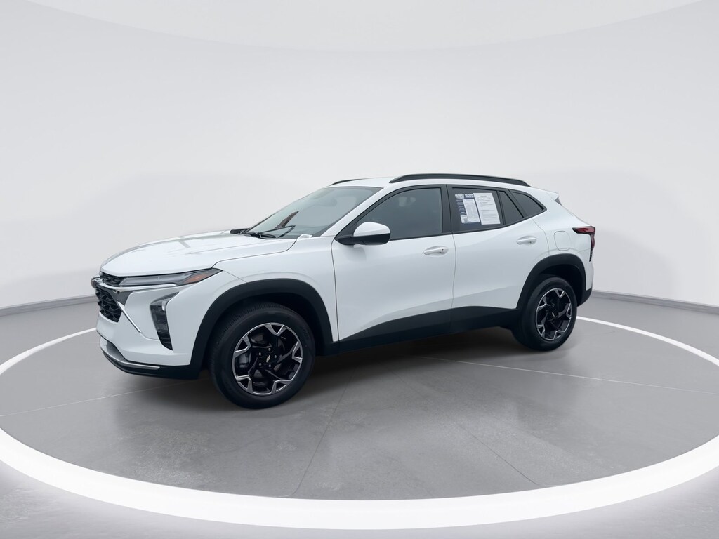 Used 2025 Chevrolet Trax LT SUV