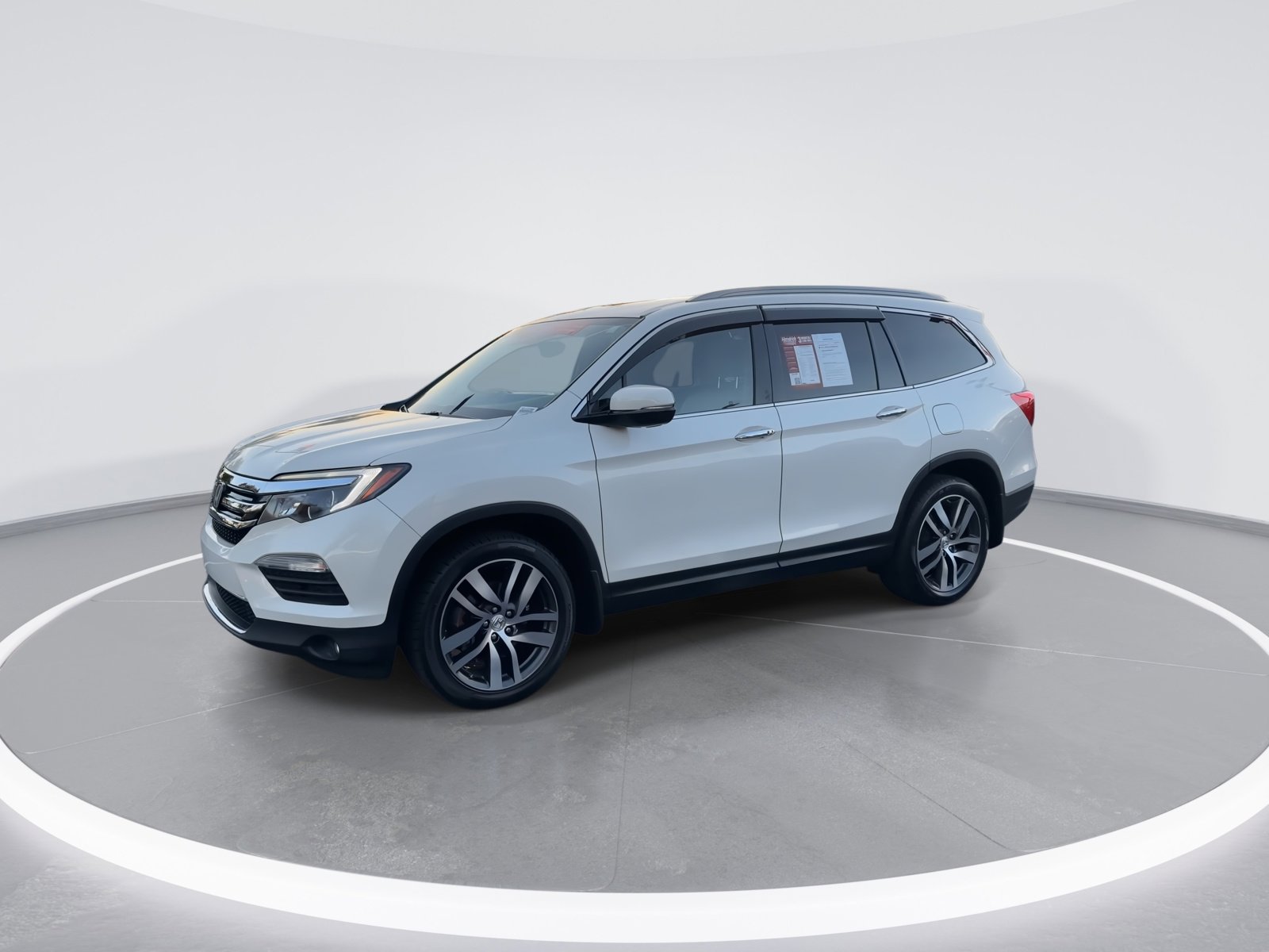 2017 Honda Pilot Elite photo 3